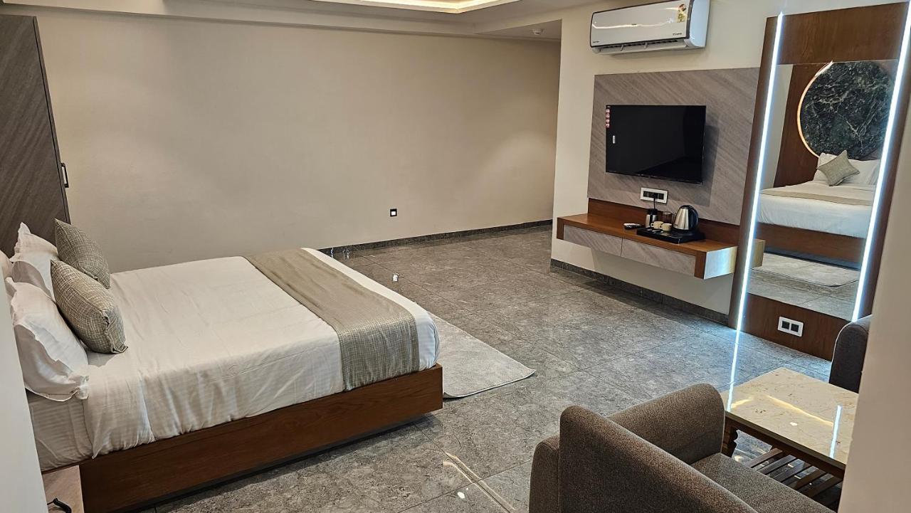 Rds Hotel أحمد أباد المظهر الخارجي الصورة