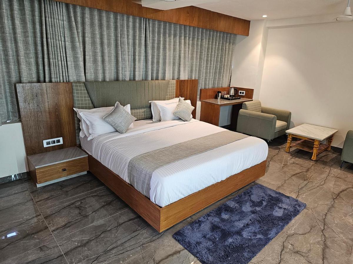 Rds Hotel أحمد أباد المظهر الخارجي الصورة