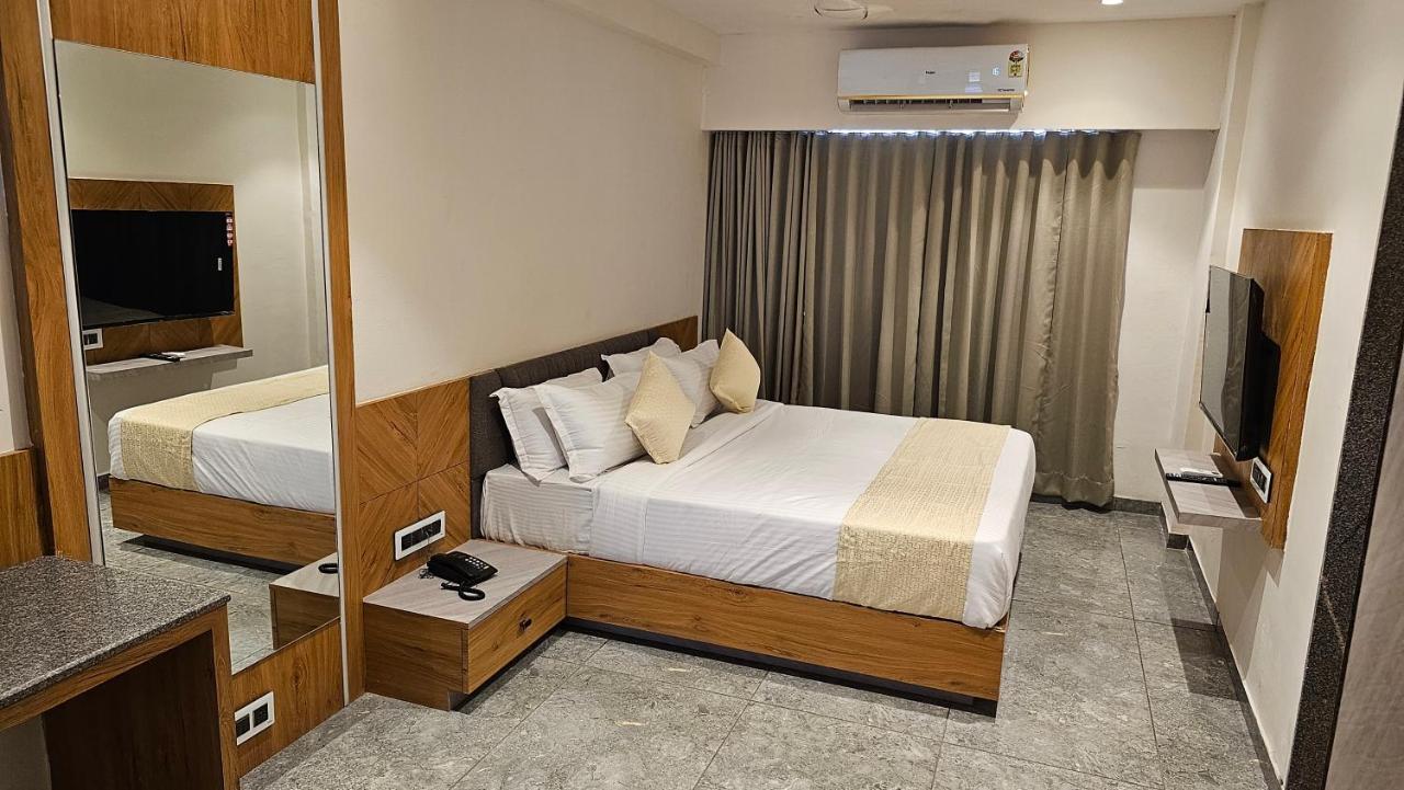 Rds Hotel أحمد أباد المظهر الخارجي الصورة