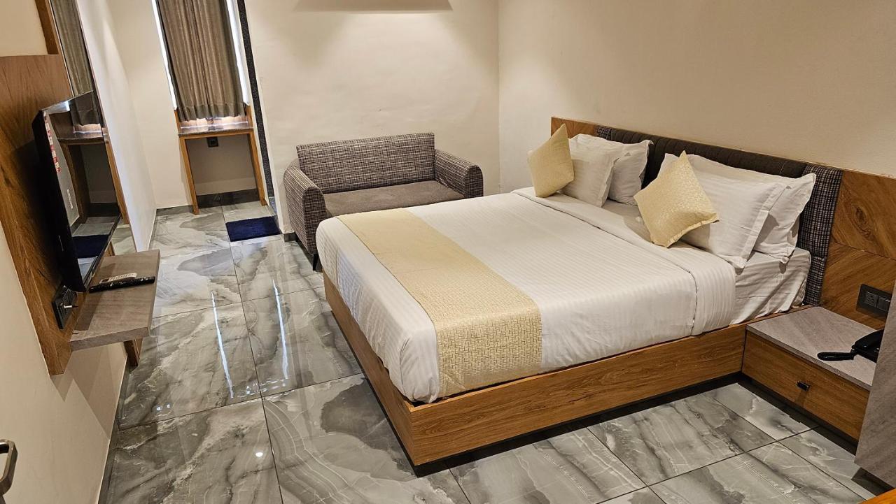 Rds Hotel أحمد أباد المظهر الخارجي الصورة