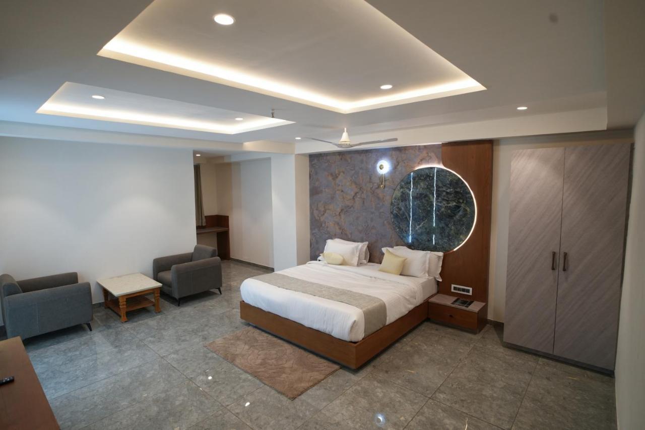 Rds Hotel أحمد أباد المظهر الخارجي الصورة