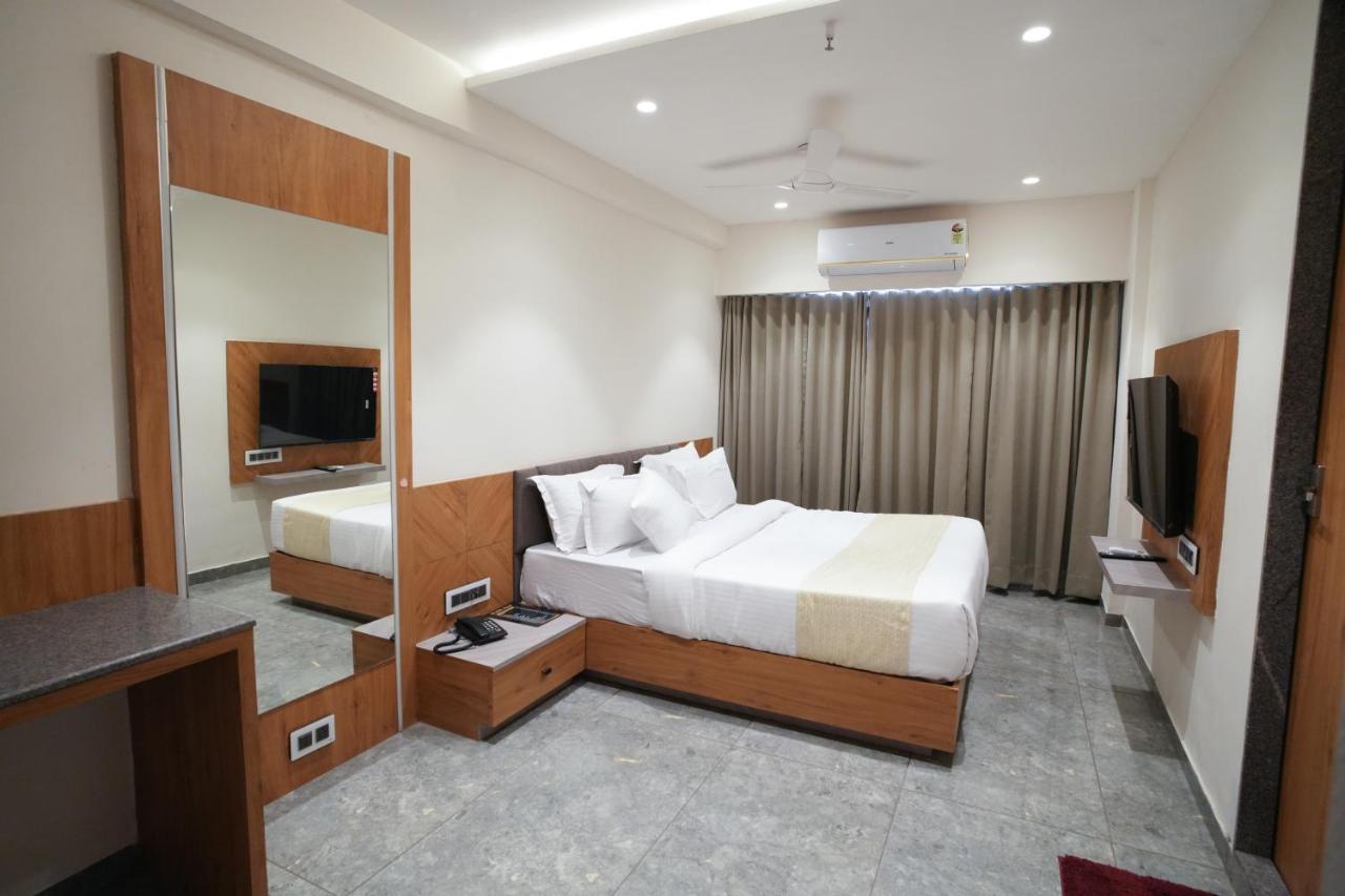 Rds Hotel أحمد أباد المظهر الخارجي الصورة