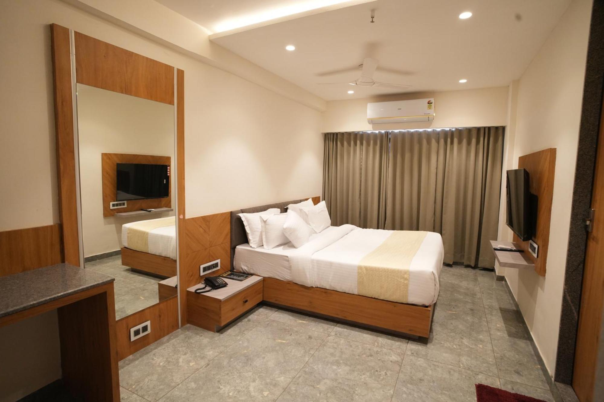 Rds Hotel أحمد أباد المظهر الخارجي الصورة