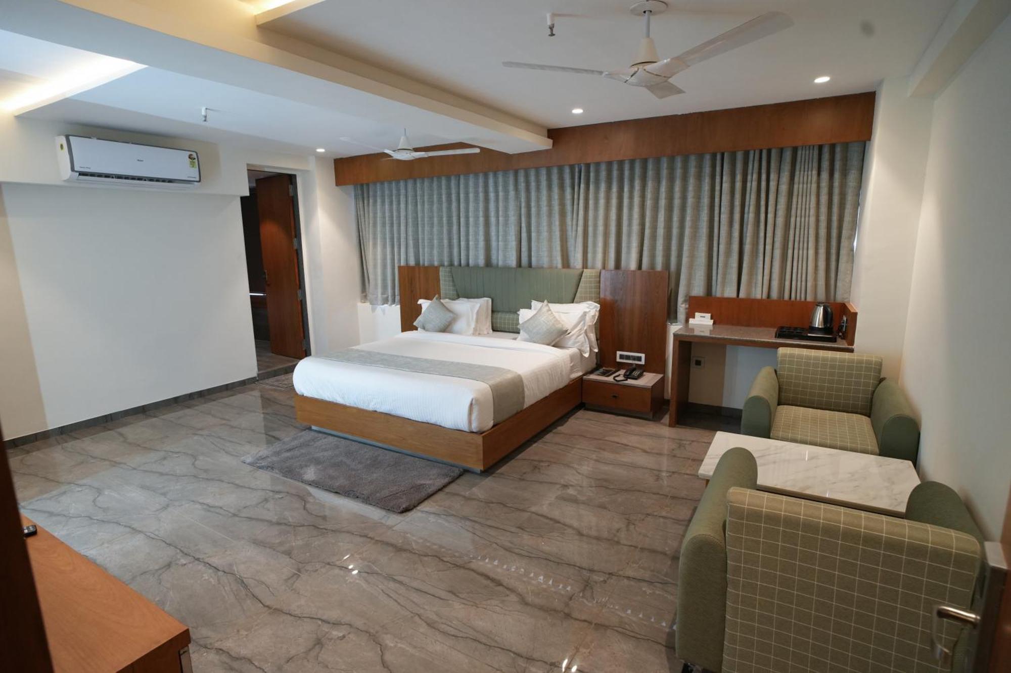 Rds Hotel أحمد أباد المظهر الخارجي الصورة