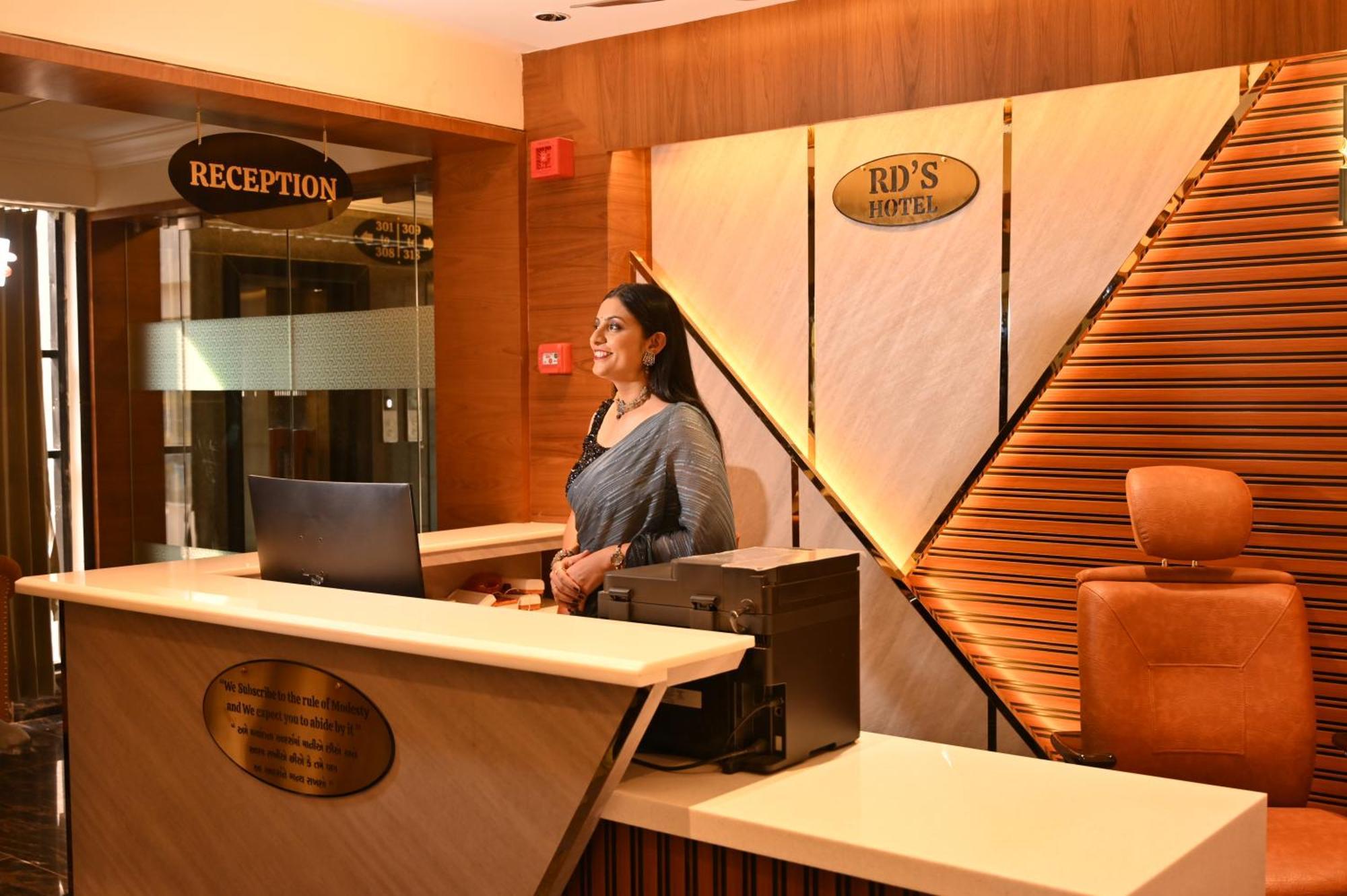 Rds Hotel أحمد أباد المظهر الخارجي الصورة