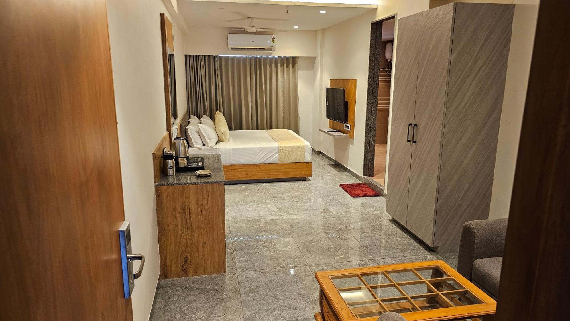 Rds Hotel أحمد أباد المظهر الخارجي الصورة
