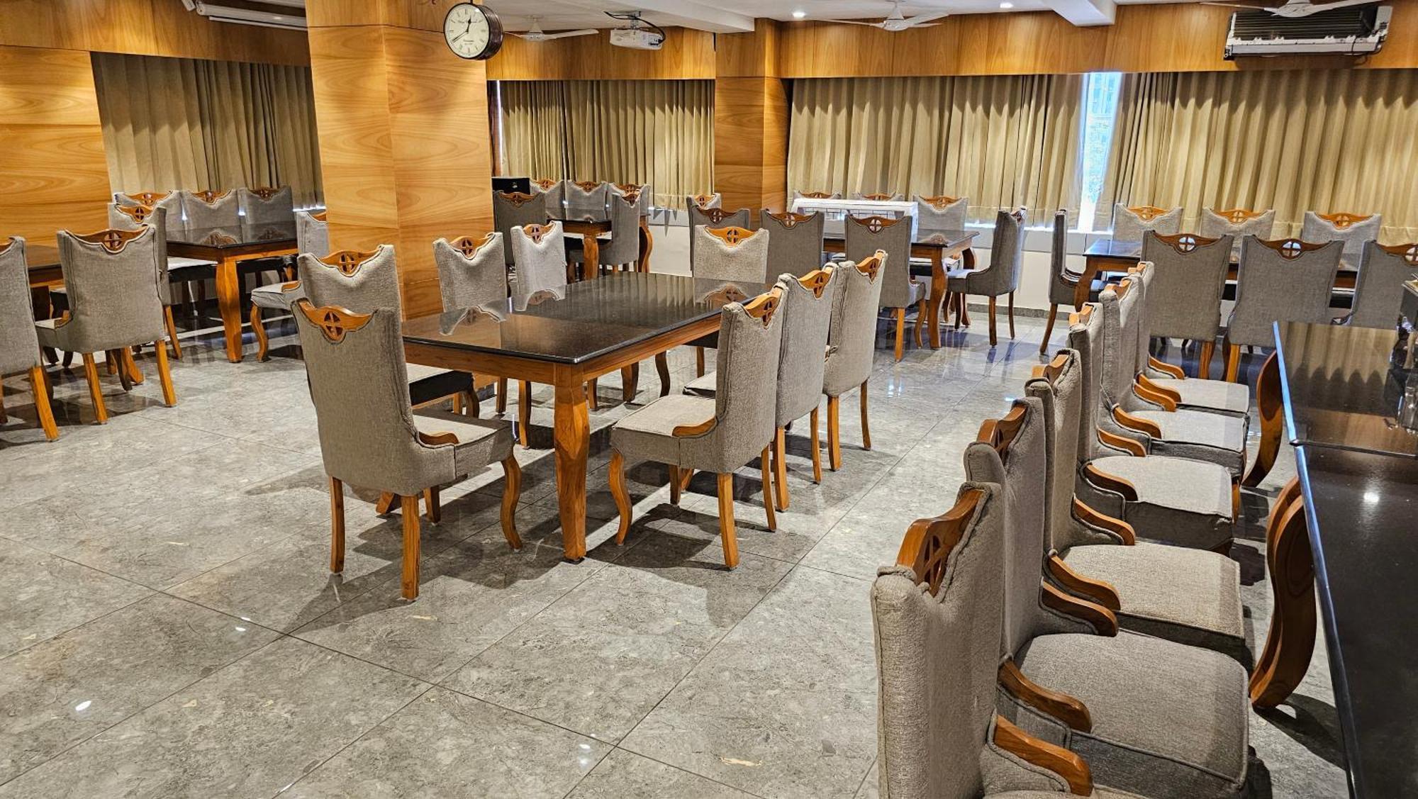 Rds Hotel أحمد أباد المظهر الخارجي الصورة